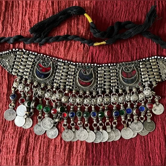 *Vintage* Handmade Middle Eastern Choker (1990’s) - Picture 1 of 10